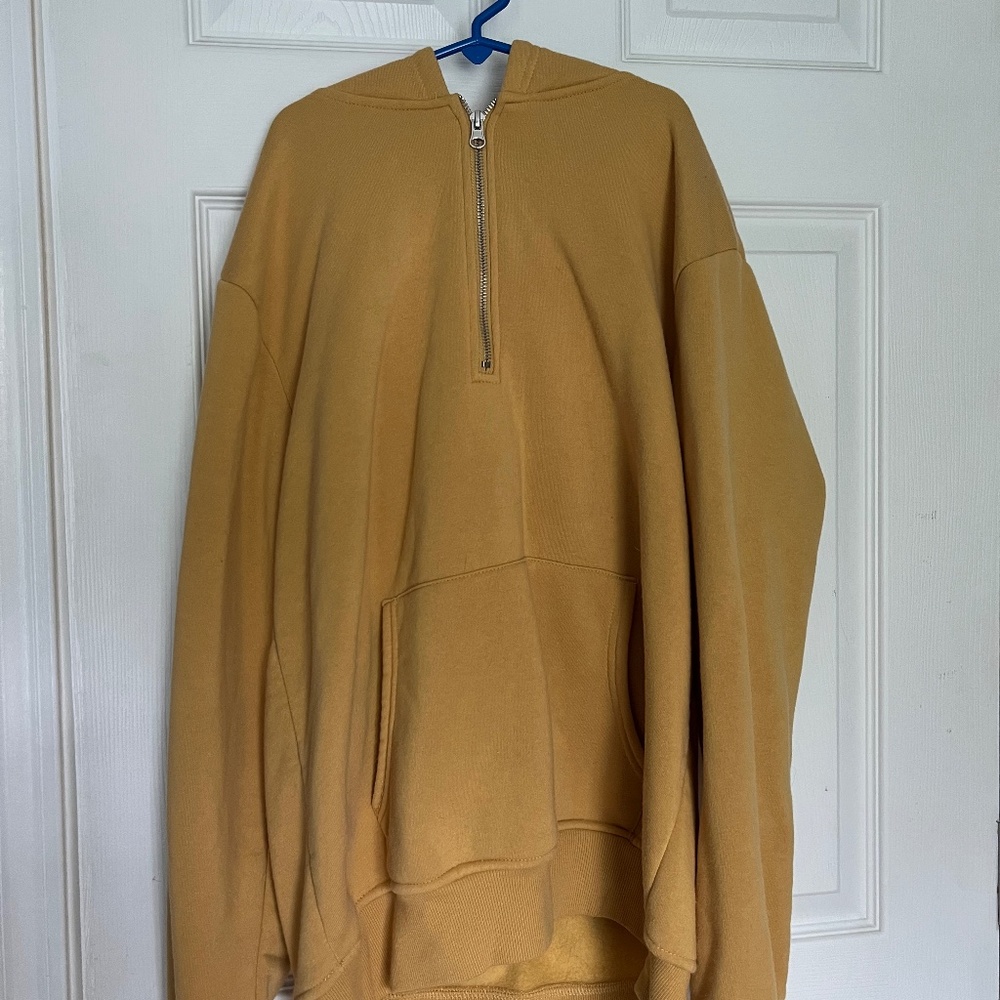Women's Super Soft "if it were me" Large Yellow Hoodie Never Worn